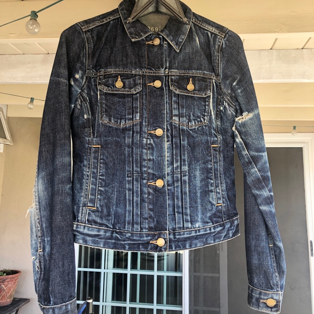 Gap 1969 - Loved distressed denim jacket